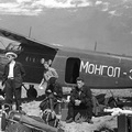 Монгольская экспедиция (1958) для исследования Гоби-Алтайского   землетрясения (1958 г.). Слева на право: М.А.Солоненко, Н.А. Логачев, Н.А. Флоренсов (склонил голову), А.П. Булмасов.